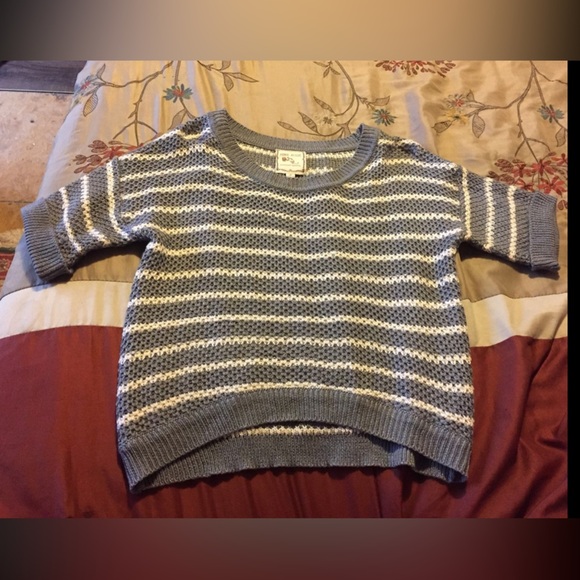 Pink rose sweater - Picture 1 of 3